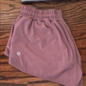 Lulu lemon hottie hot shorts 2.5 inch size 8